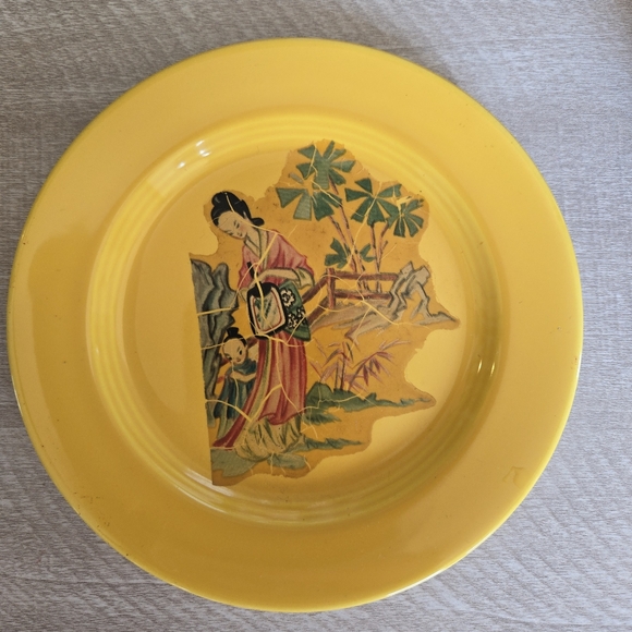 Vintage, Pair of Oriental Decropage Plates - Picture 5 of 5